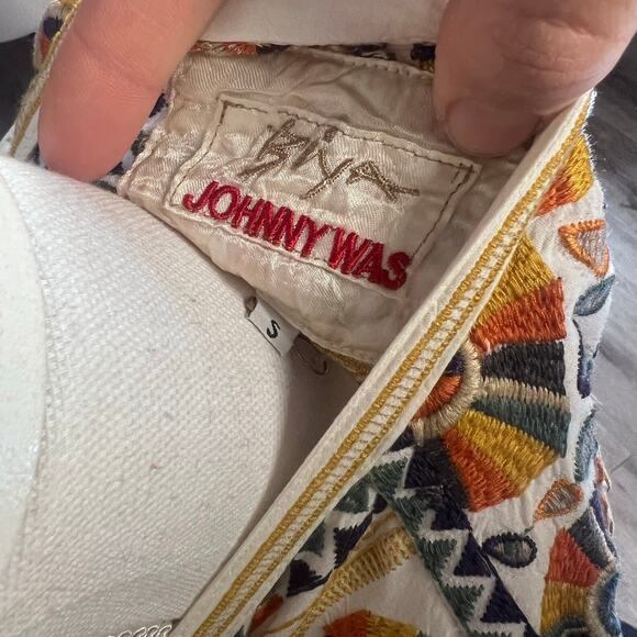 Johnny Was White Blouse with Multicolor Embroidery - Picture 4 of 13